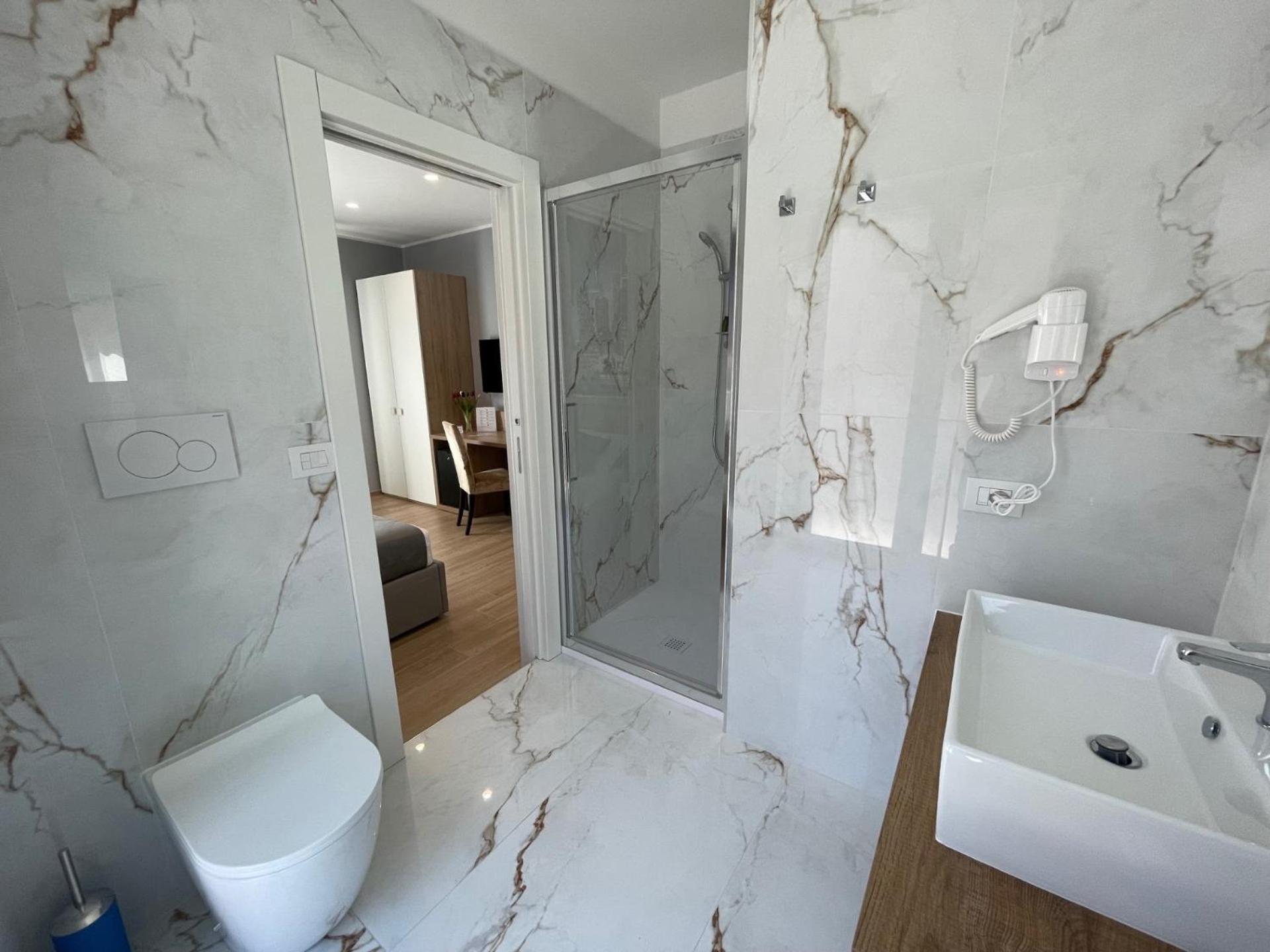 Martini Suite 2 Bari Buitenkant foto