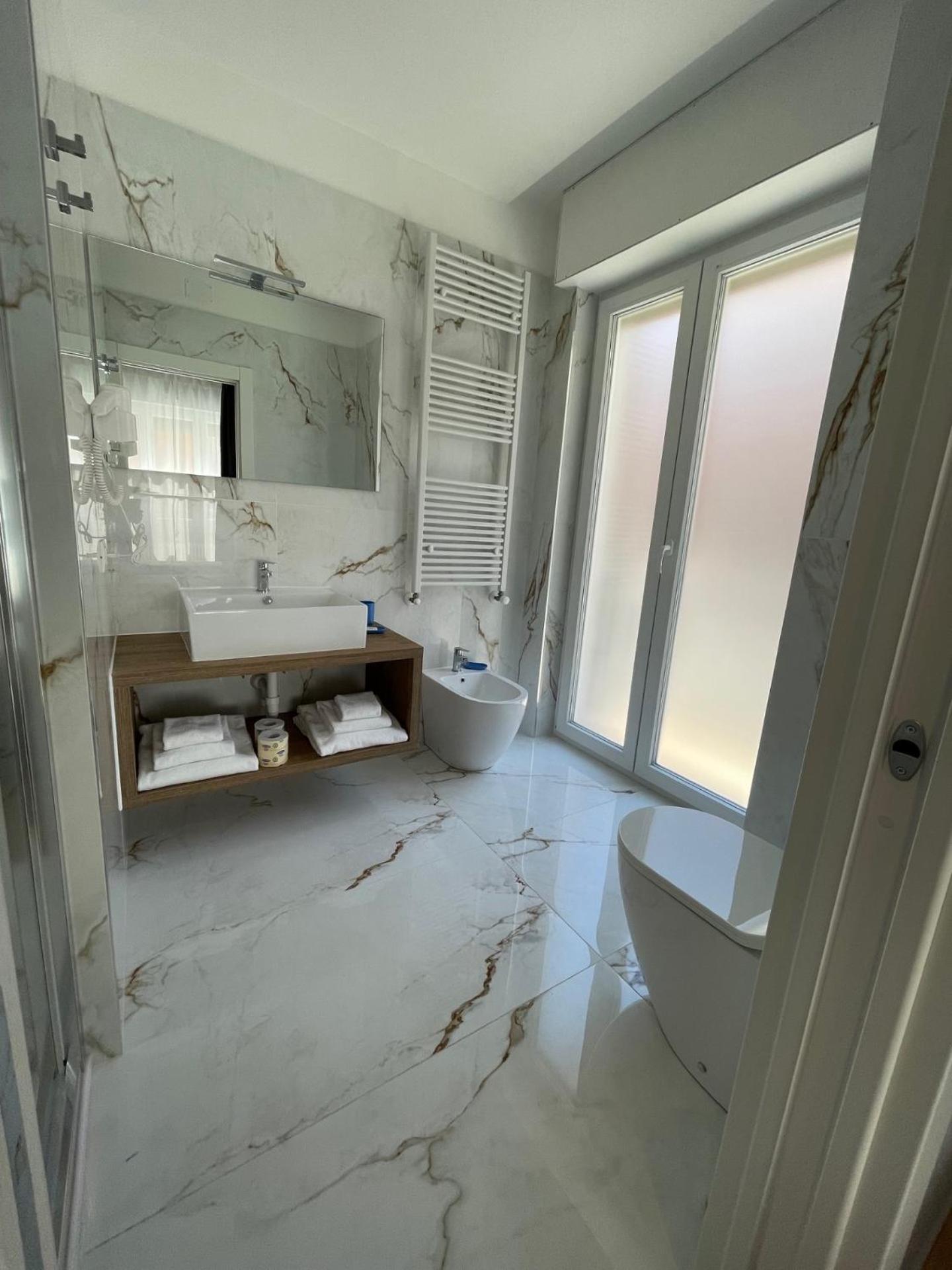 Martini Suite 2 Bari Buitenkant foto