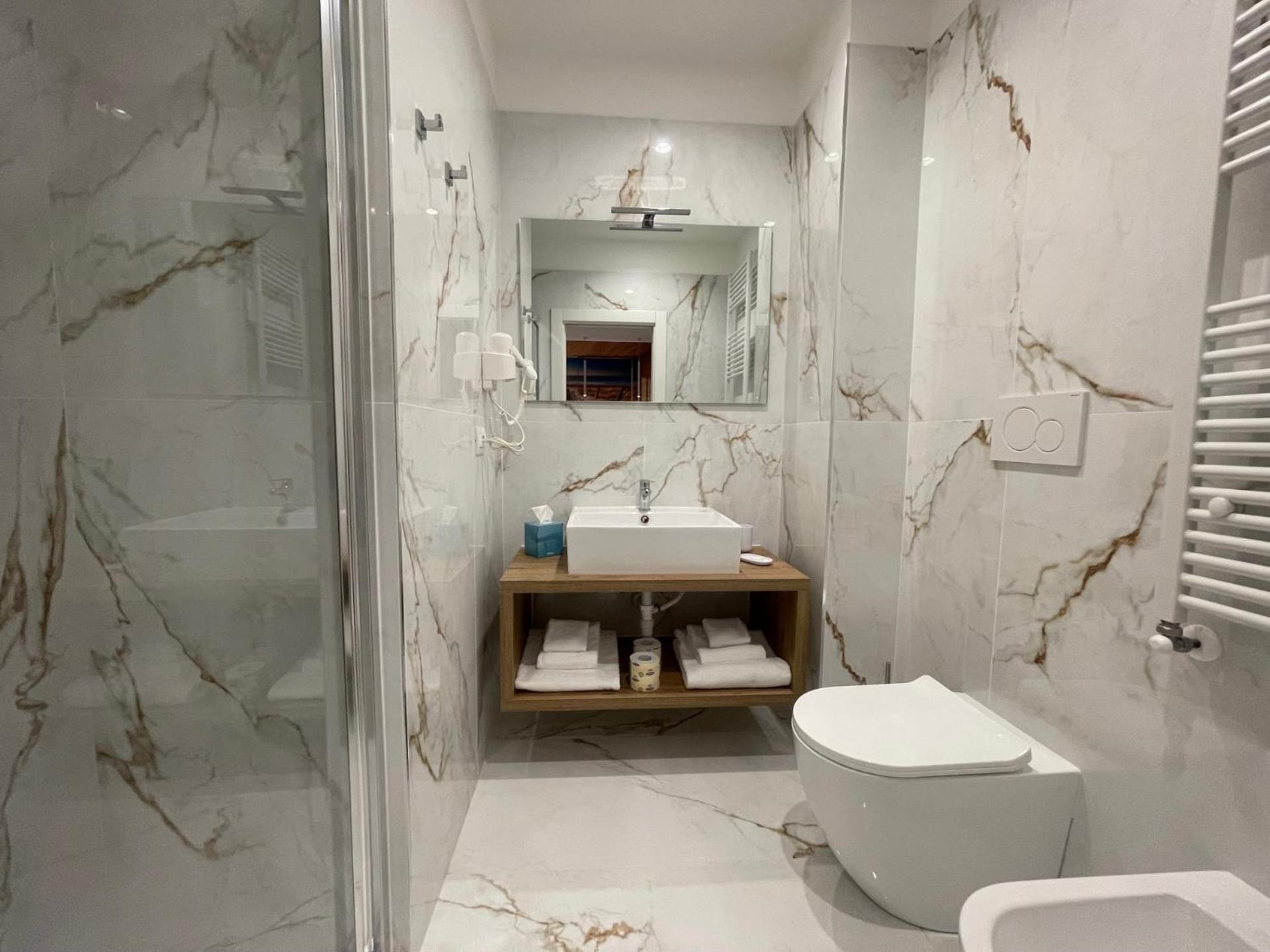 Martini Suite 2 Bari Buitenkant foto
