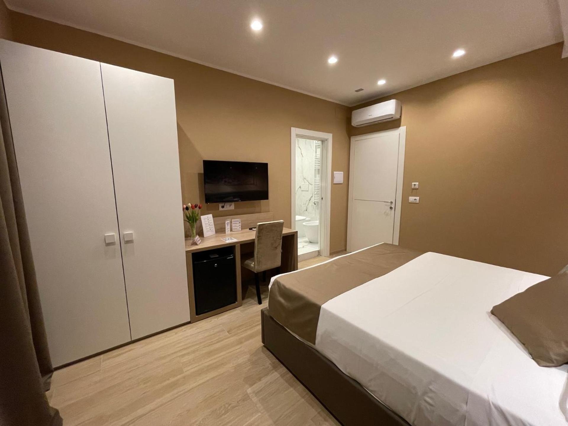 Martini Suite 2 Bari Buitenkant foto